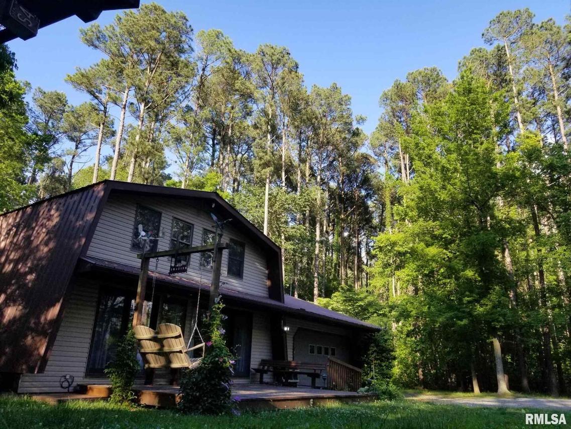 2051 Country Club Rd., Carbondale, IL 62903