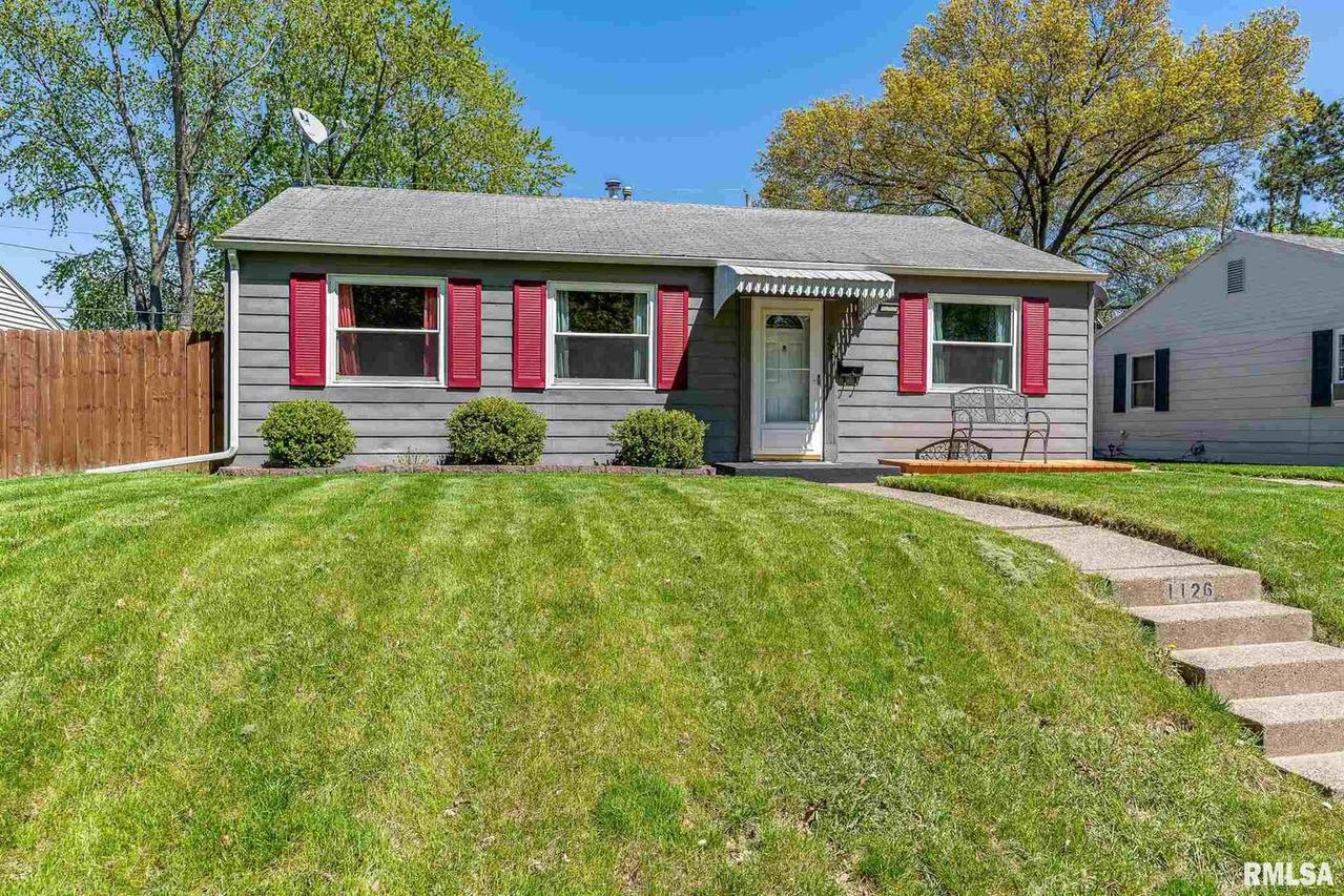 1126 39th St., Moline, IL 61265