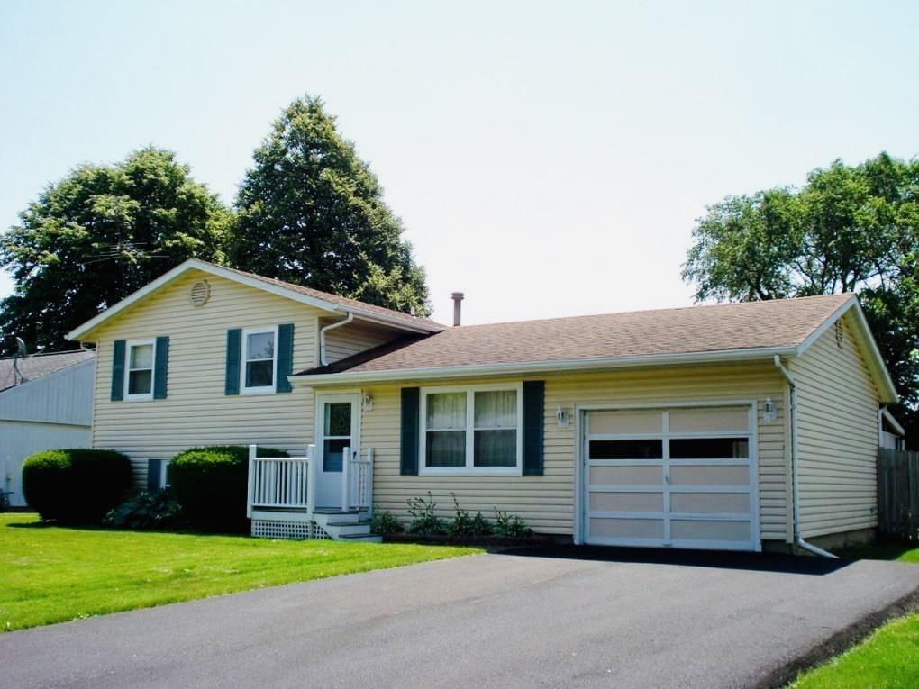 1548 Richwood Dr., Galesburg, IL 61401