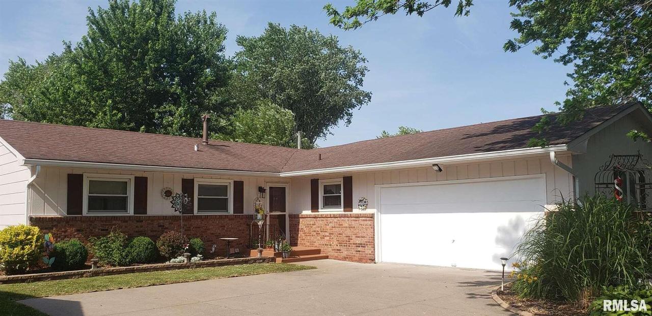 905 8th Ave., Silvis, IL 61282