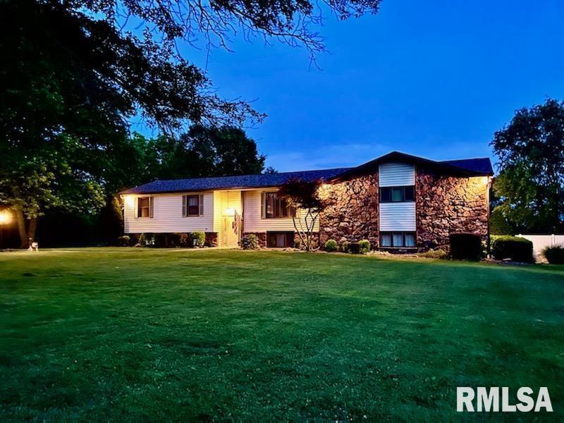 102 Bainbridge St., Cobden, IL 62920