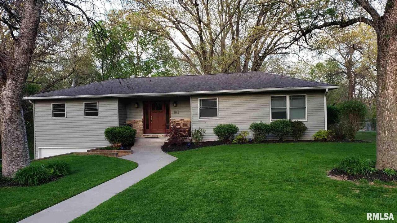 3330 8th St., Moline, IL 61265