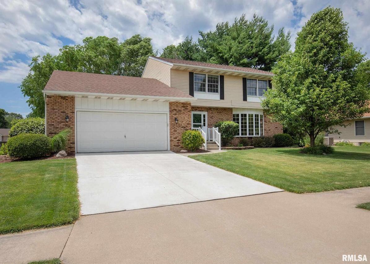 3619 73rd St., Moline, IL 61265