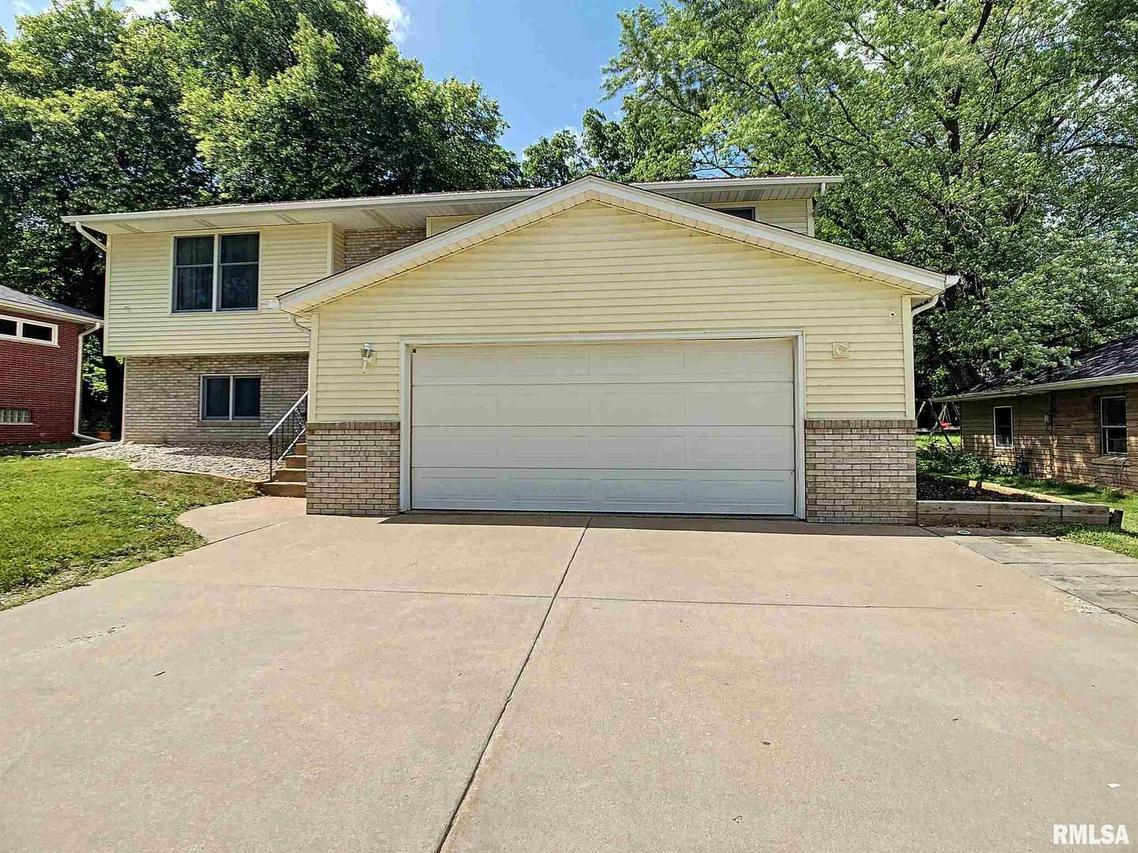 1509 36th Ave., Moline, IL 61265