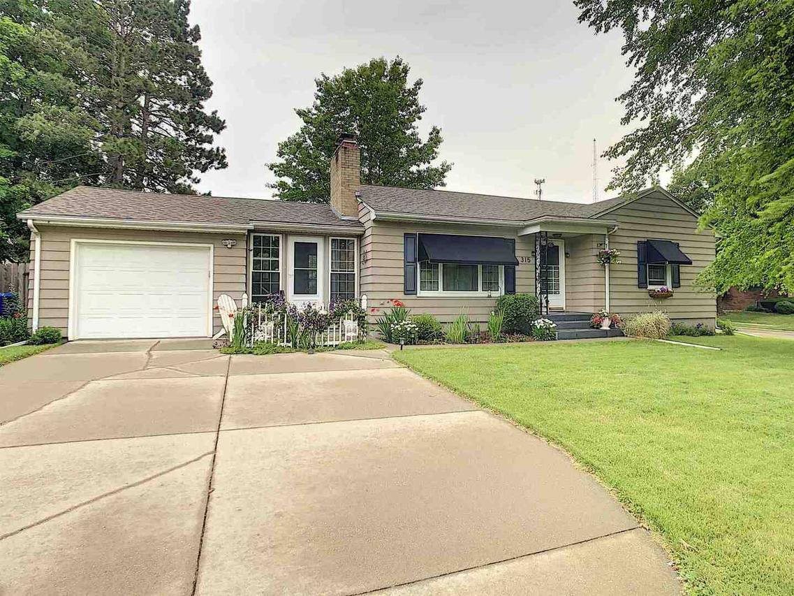 315 32nd Ave., Moline, IL 61265