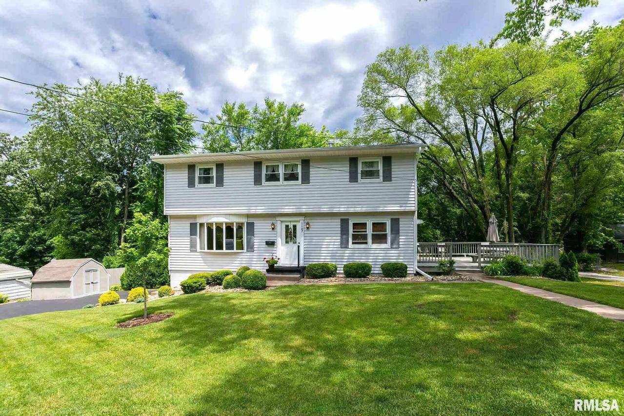 1107 33rd Ave., Moline, IL 61265