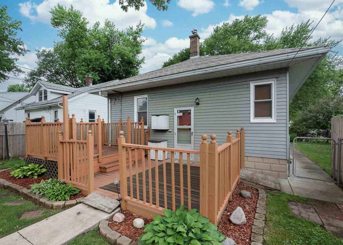 3143 9 1/2th St., Rock Island, IL 61201