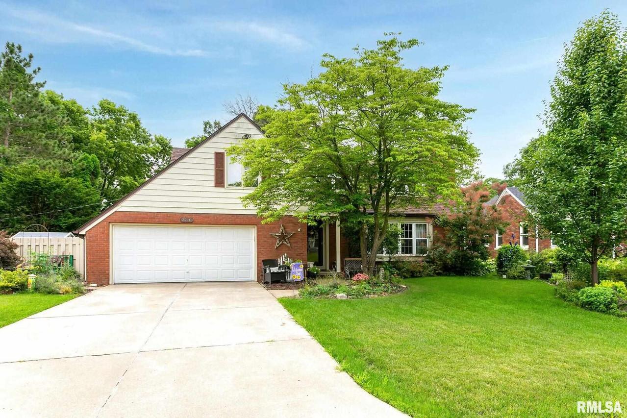 2710 22 1/2 Ave., Rock Island, IL 61201