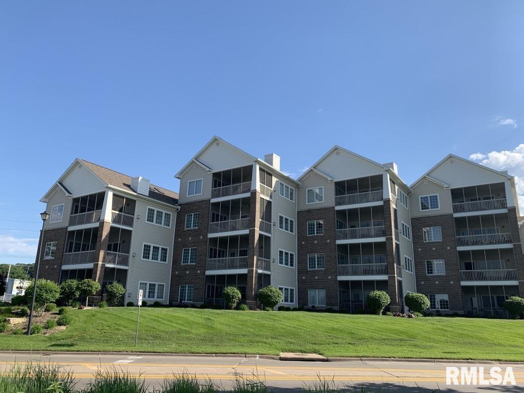 4020 River Dr., Moline, IL 61265