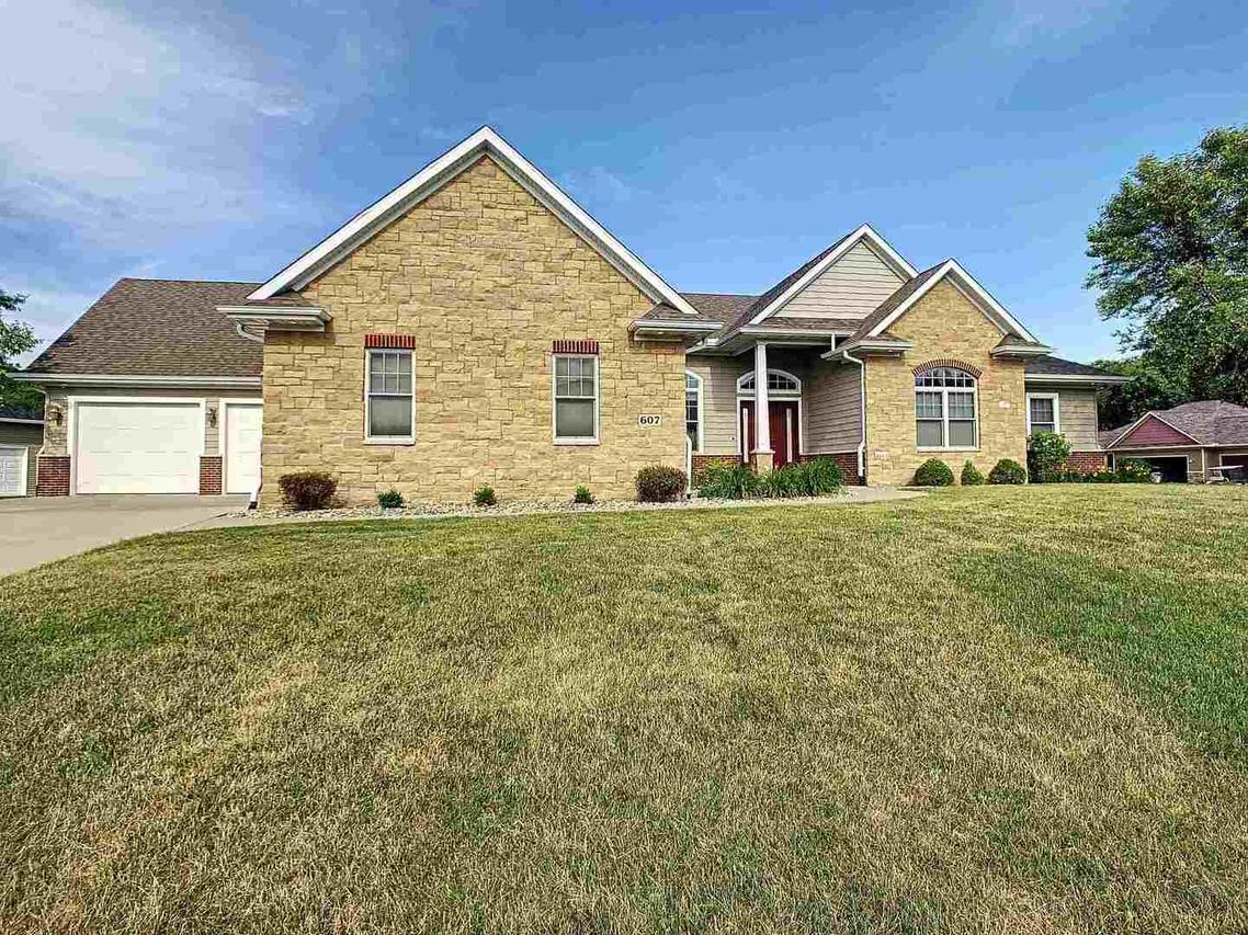 607 W 3rd St., Coal Valley, IL 61240