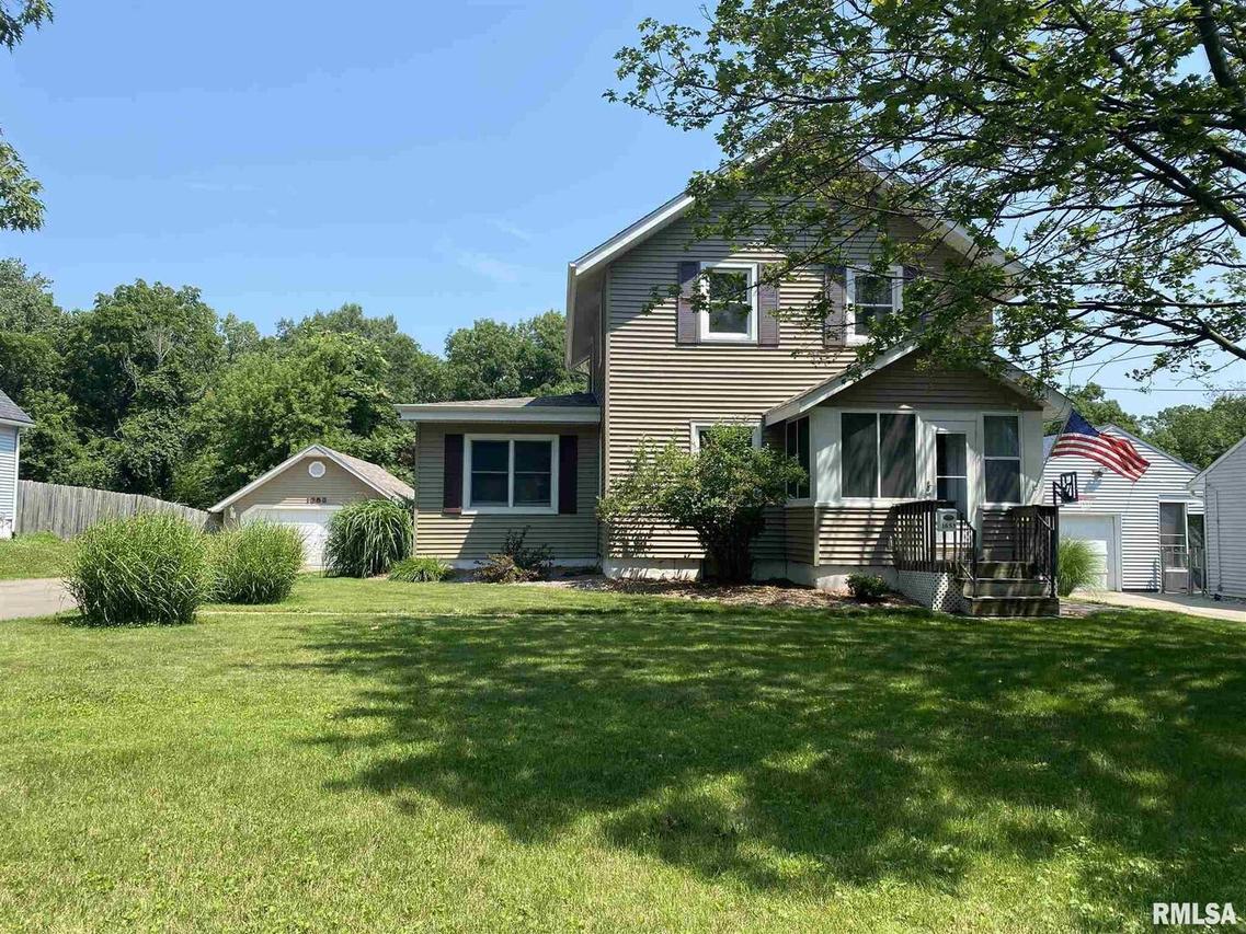 1653 30th Ave., Moline, IL 61265