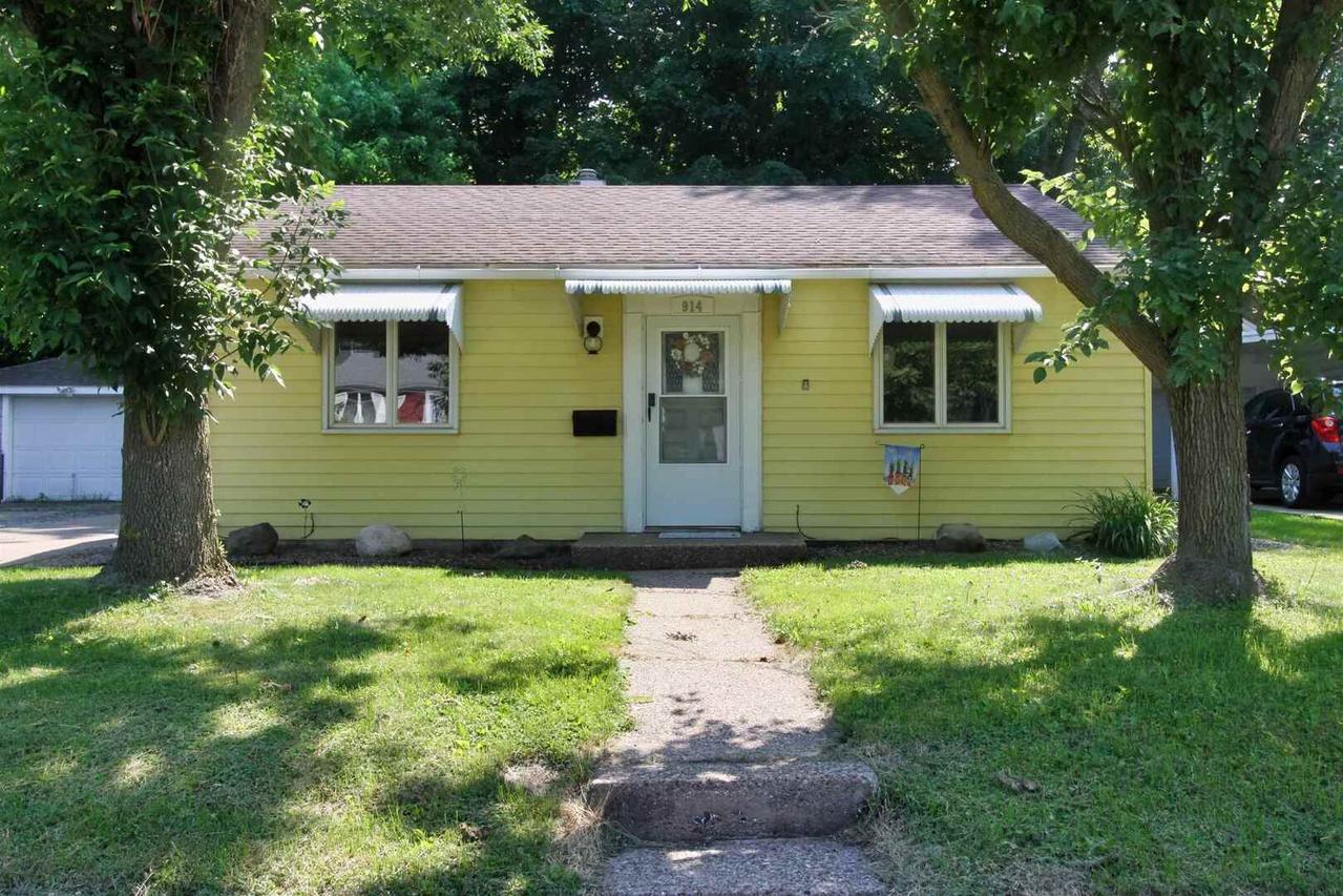 914 39th Street Ct., Moline, IL 61244