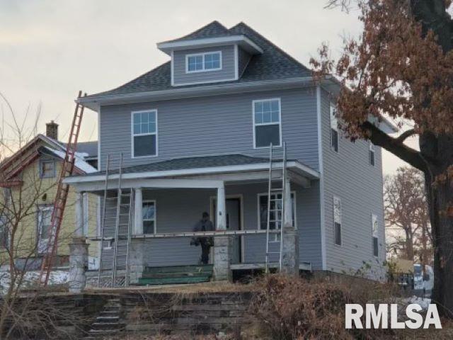 210 13th St., Silvis, IL 61282