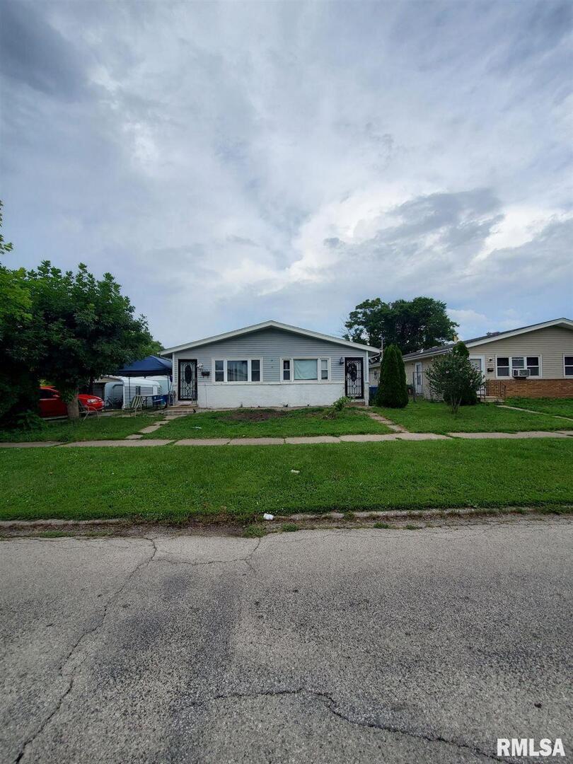 1553 8th Ave., East Moline, IL 61244