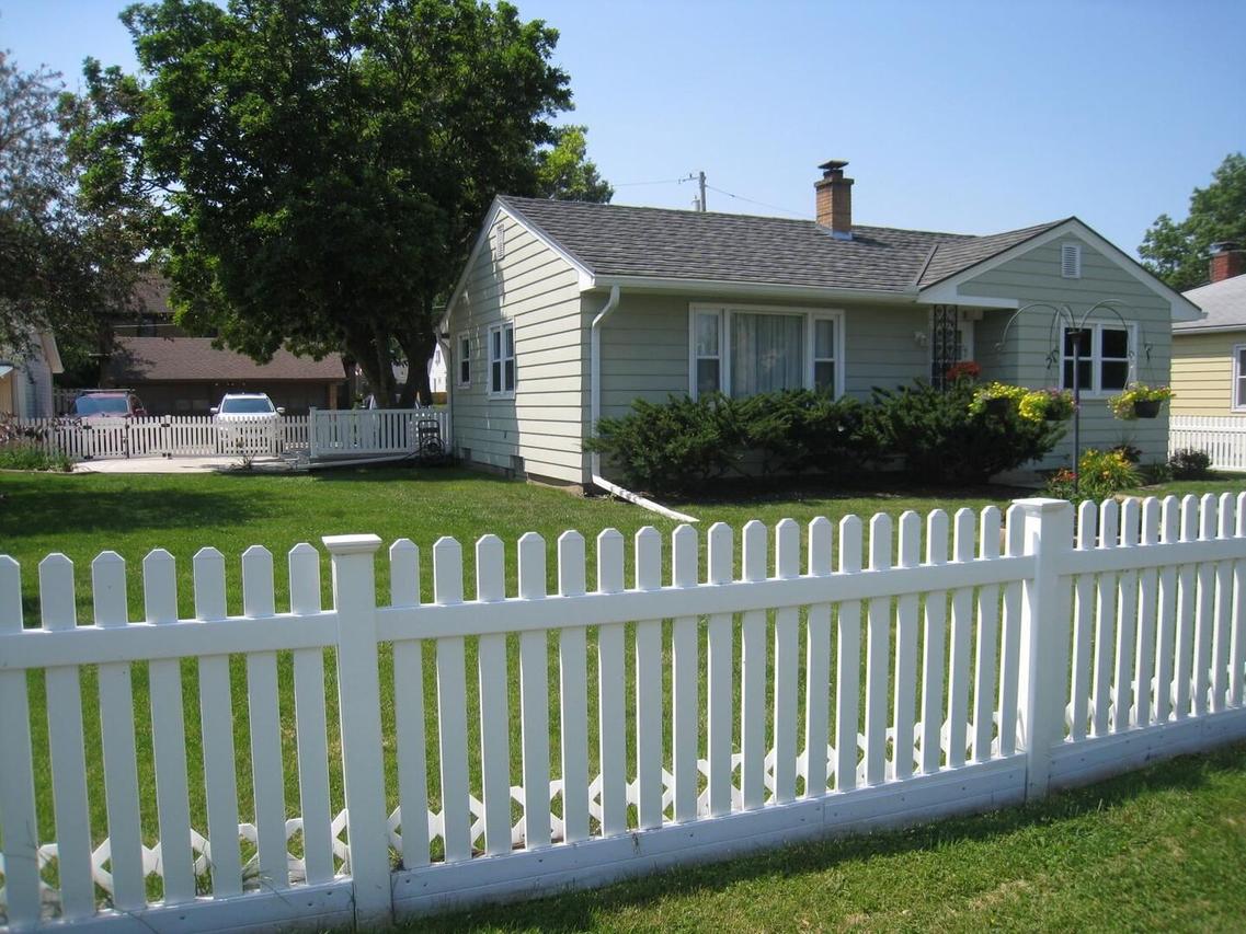 2520 23rd Avenue Ct., Moline, IL 61265