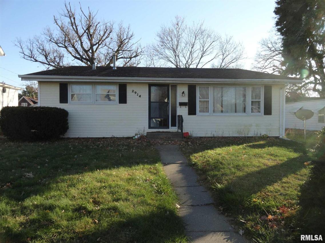 2914 11th Ave., Moline, IL 61265
