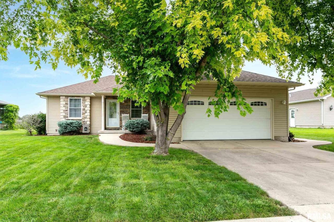 917 17th Ave., Silvis, IL 61282