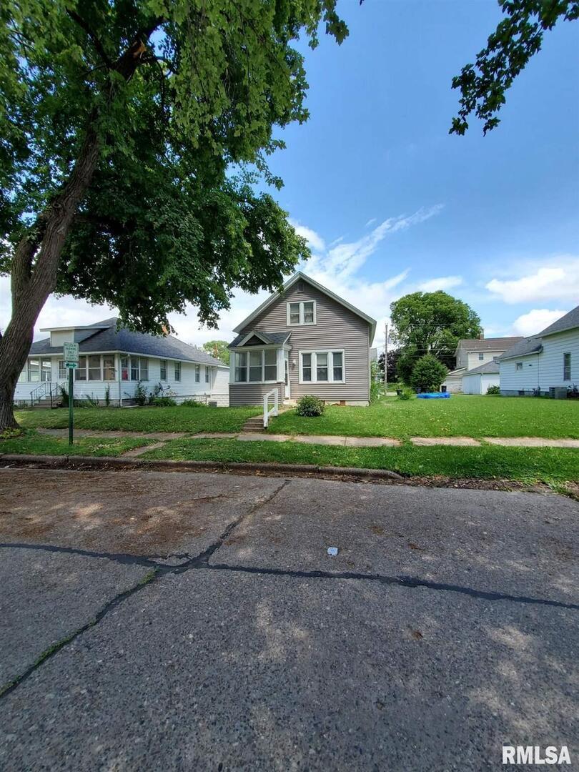 1125 37th St., Rock Island, IL 61201