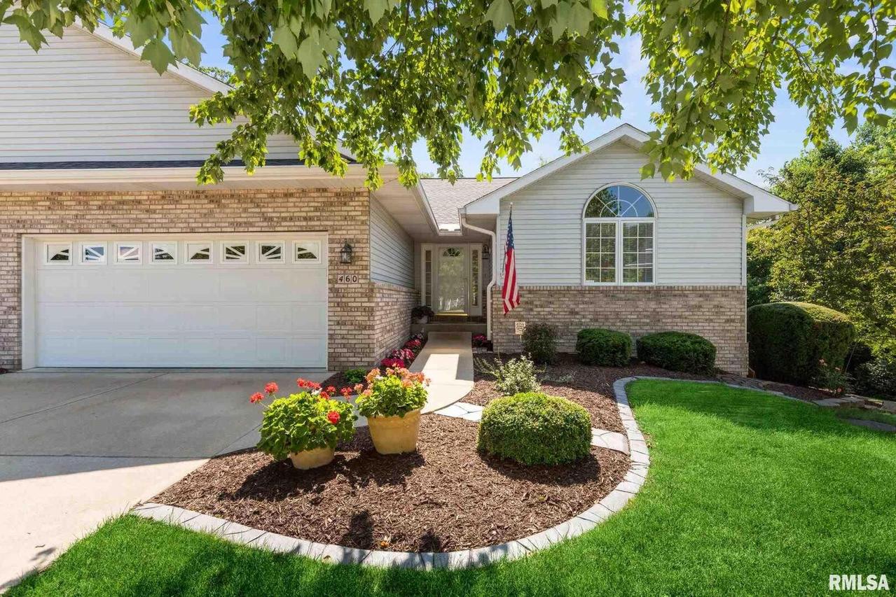 460 43rd Avenue Ct., East Moline, IL 61244