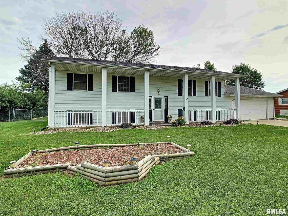 104 N 1st Ave., Colona, IL 61241