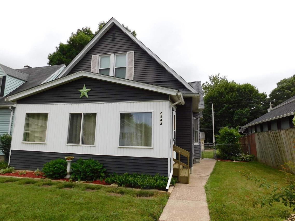 2444 21st Ave., Rock Island, IL 61201