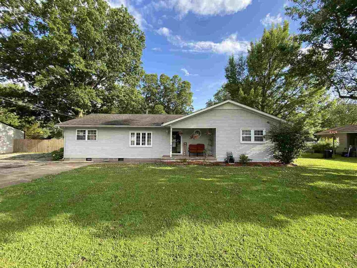 862 W Harrison Rd., Murphysboro, IL 62966