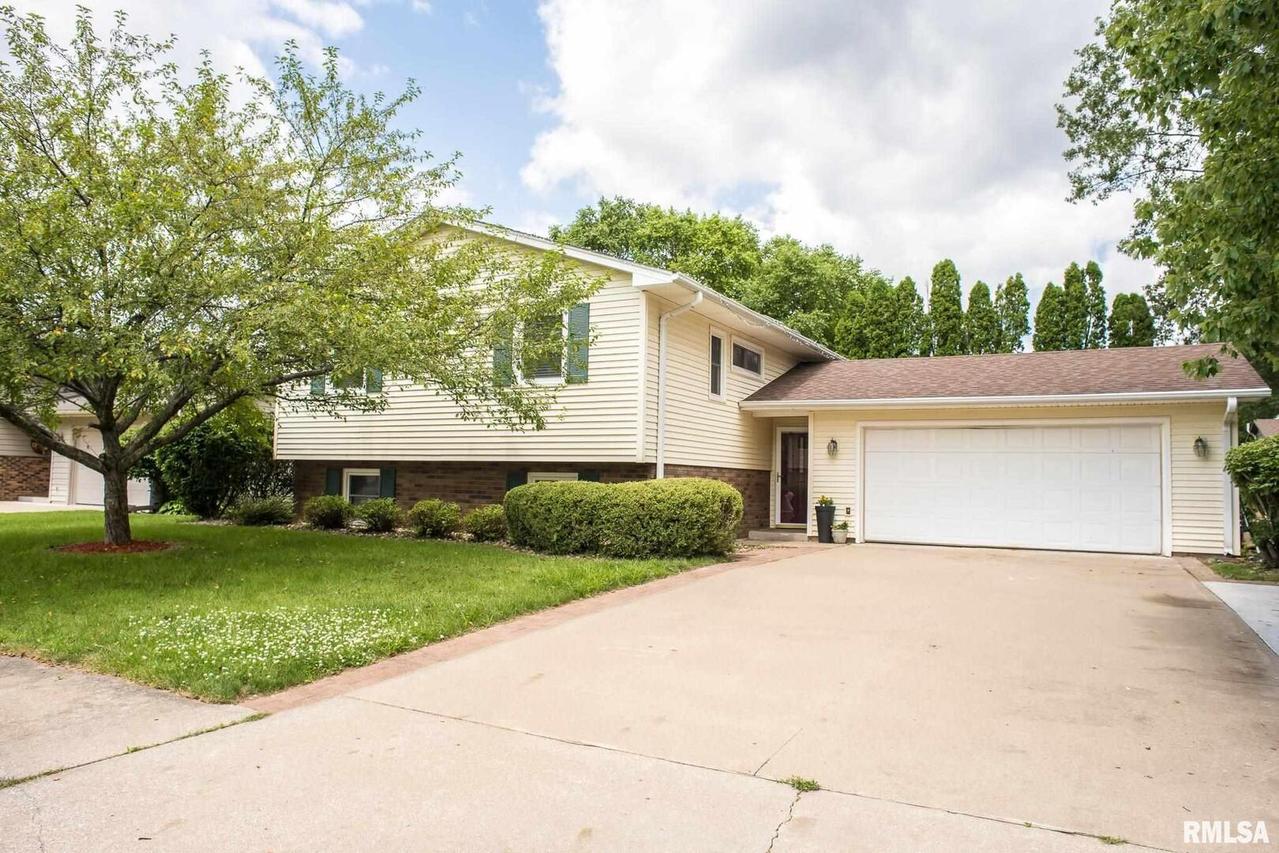 5311 17th Ave., Moline, IL 61265