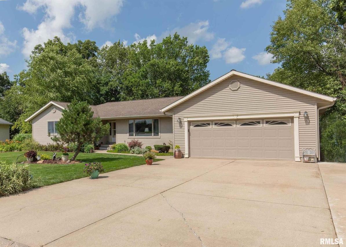 207 N 2nd Ave., Colona, IL 61241