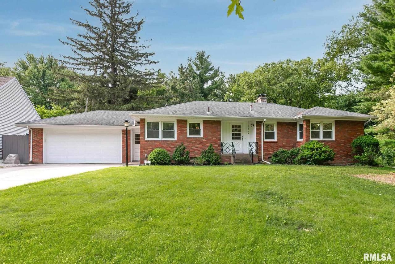 2500 31st Avenue Ct., Moline, IL 61265