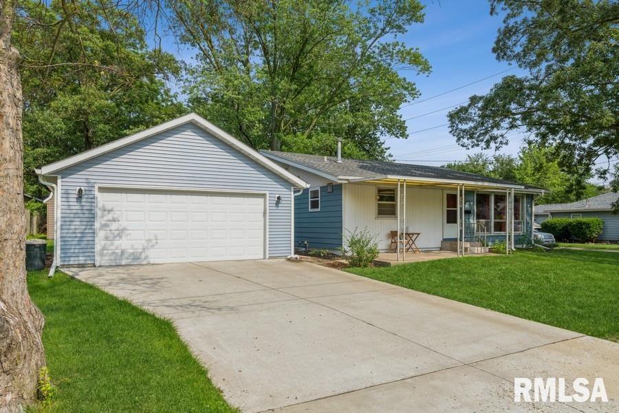 2321 29 1/2 St., Rock Island, IL 61201