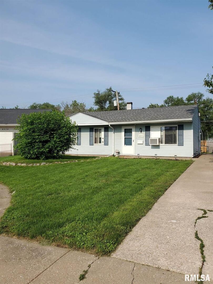 4533 11th Street Ct., East Moline, IL 61244