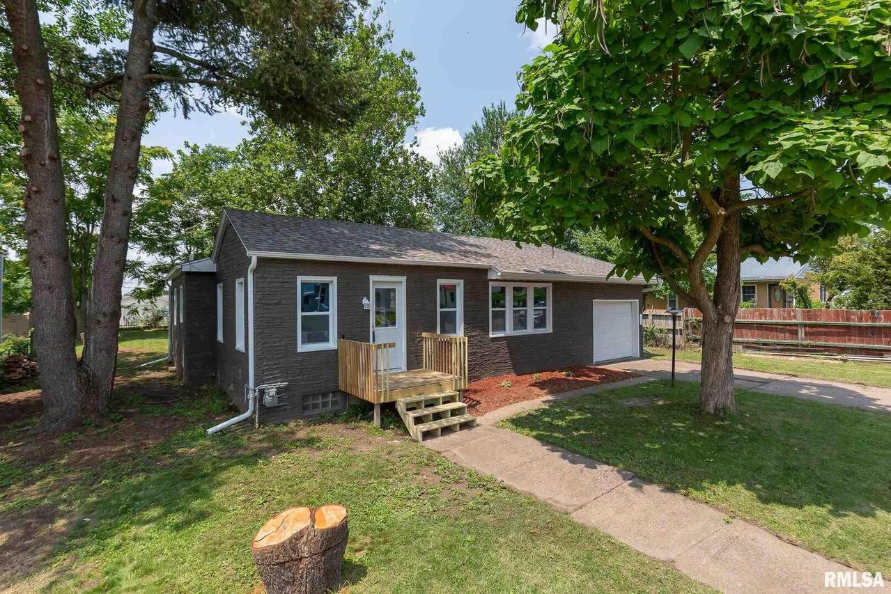 345 21st St., East Moline, IL 61244