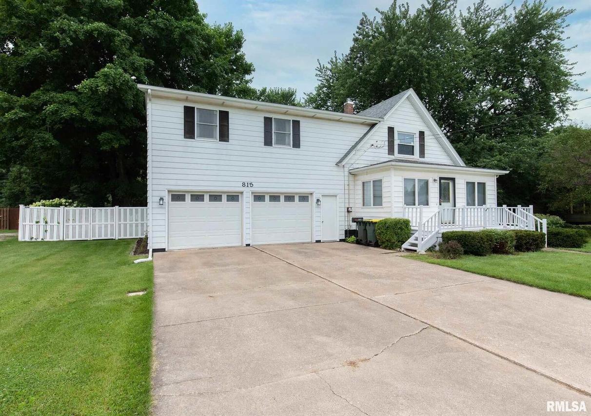 815 S Oakwood Ave., Geneseo, IL 61254