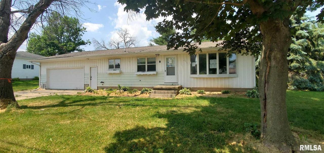 8 N 10th St., Fulton, IL 61252