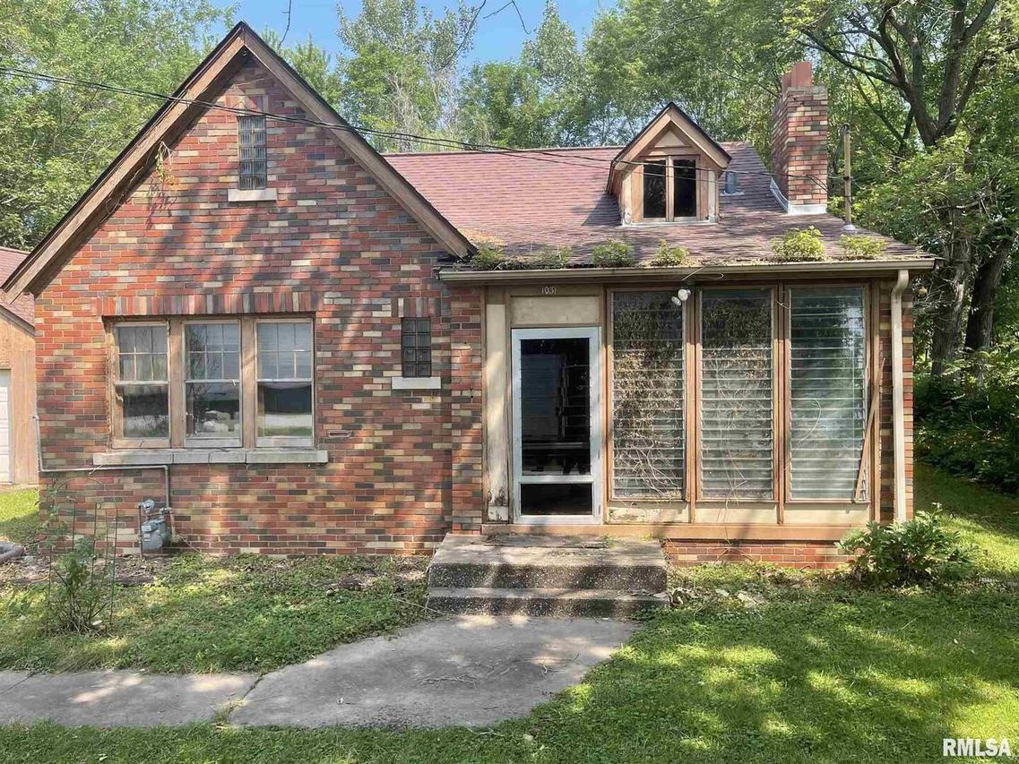 1031 N Shore Dr., Moline, IL 61265