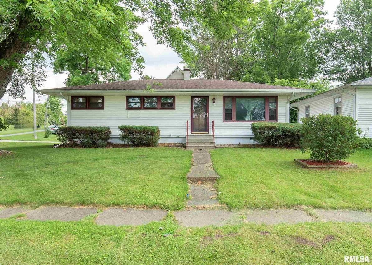 307 N Bluff St., Albany, IL 61230