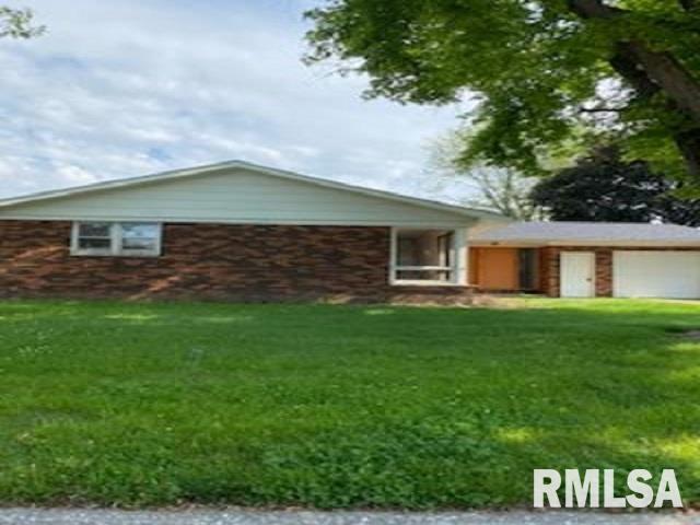 459 32nd Ave., East Moline, IL 61244