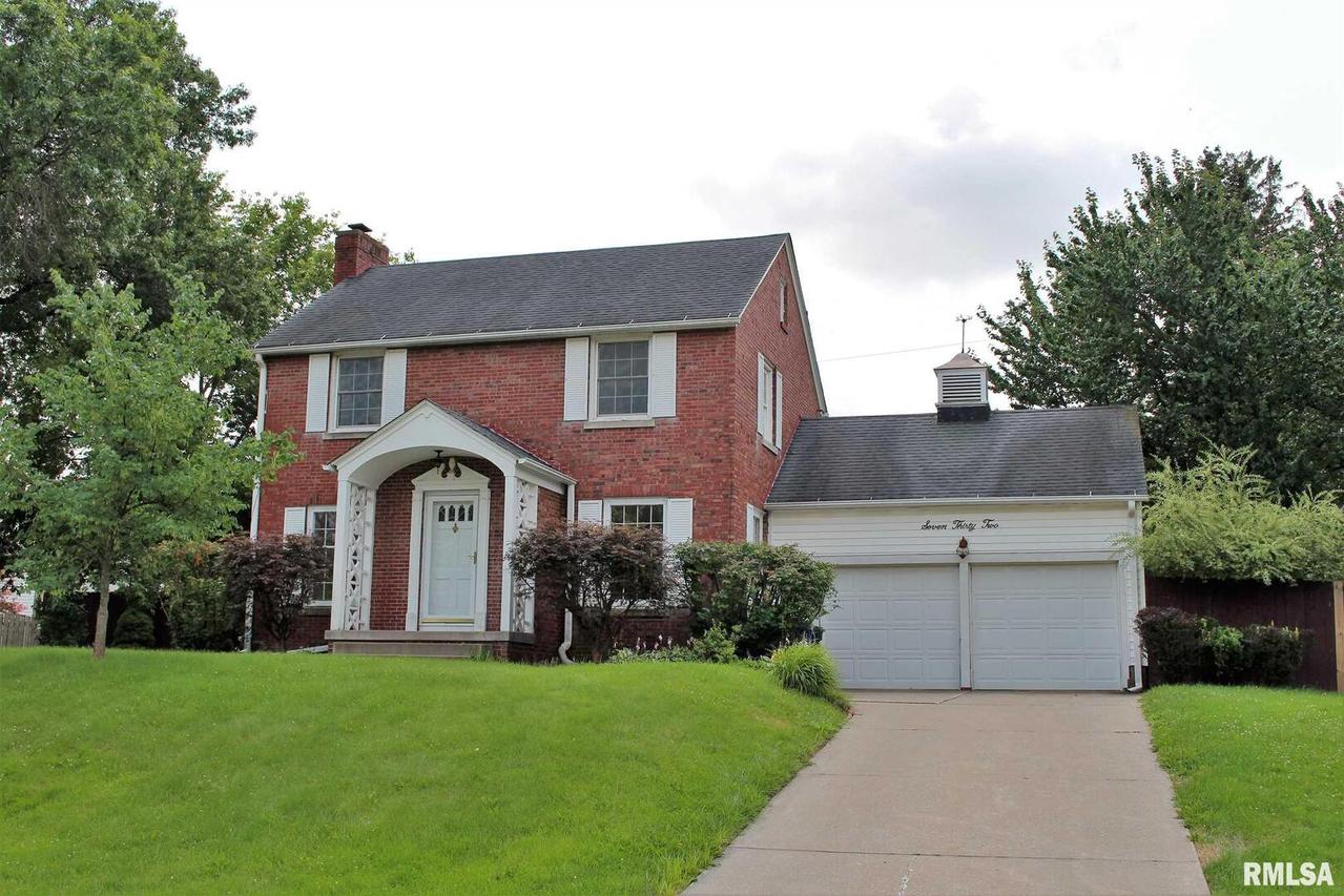 732 25th Avenue Ct., Moline, IL 61265