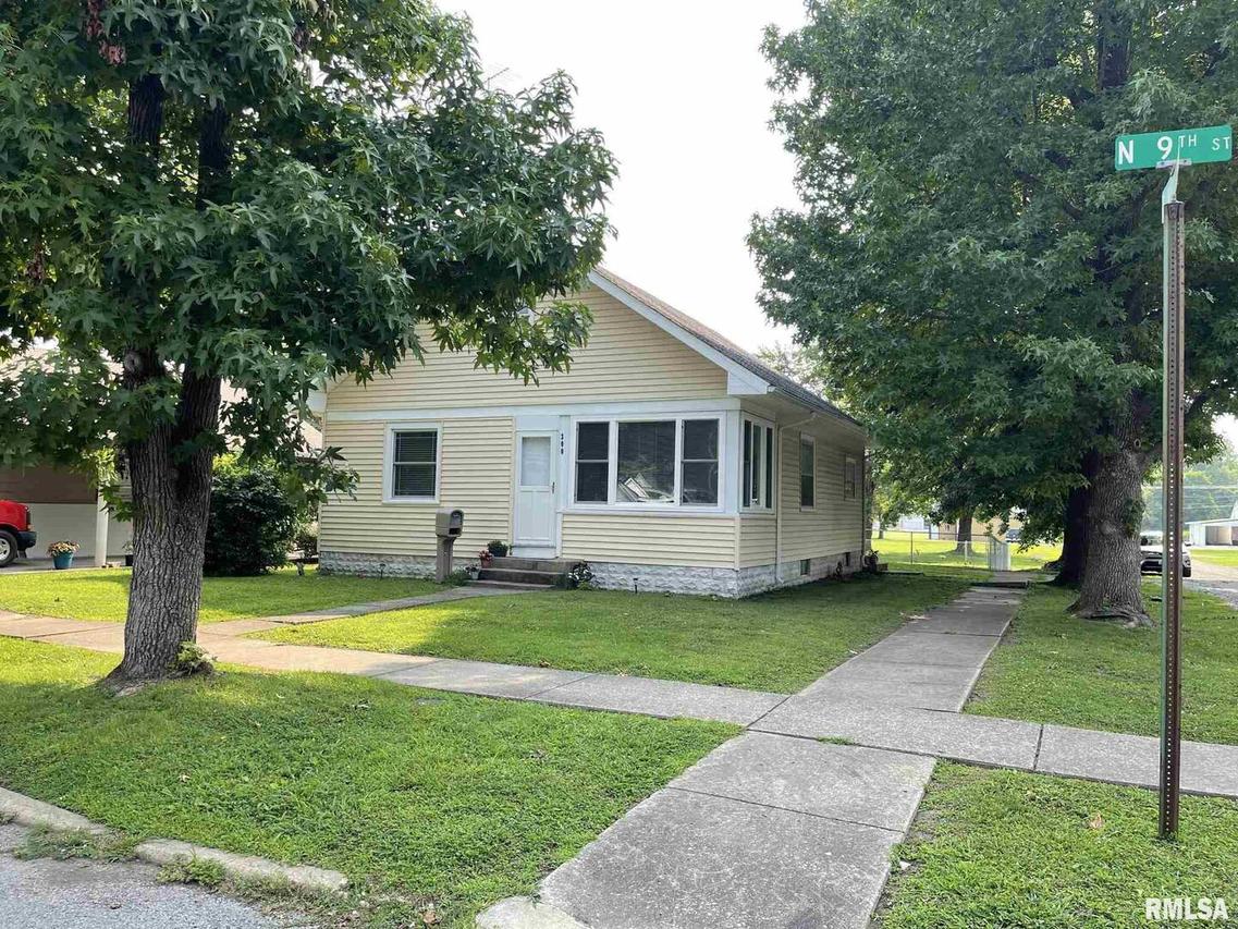 300 N 9th St., Herrin, IL 62948