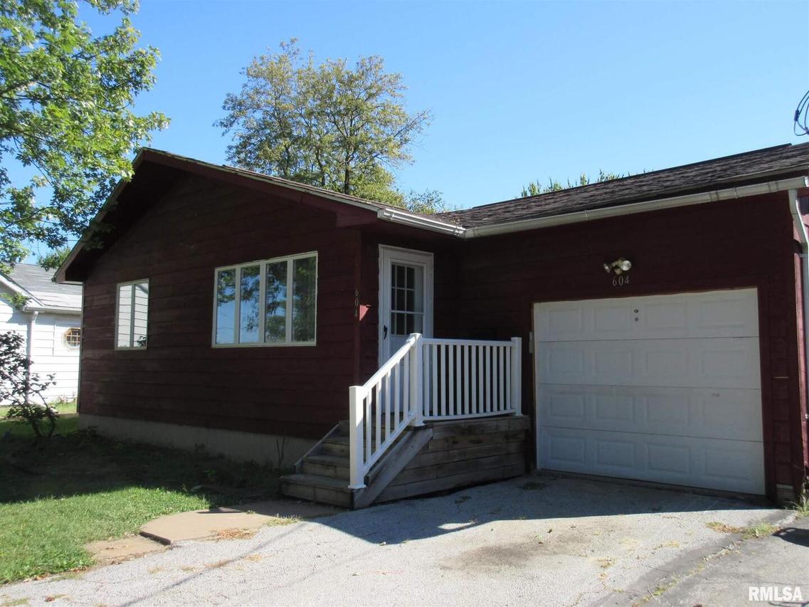 604 NE 3rd Ave., Aledo, IL 61231