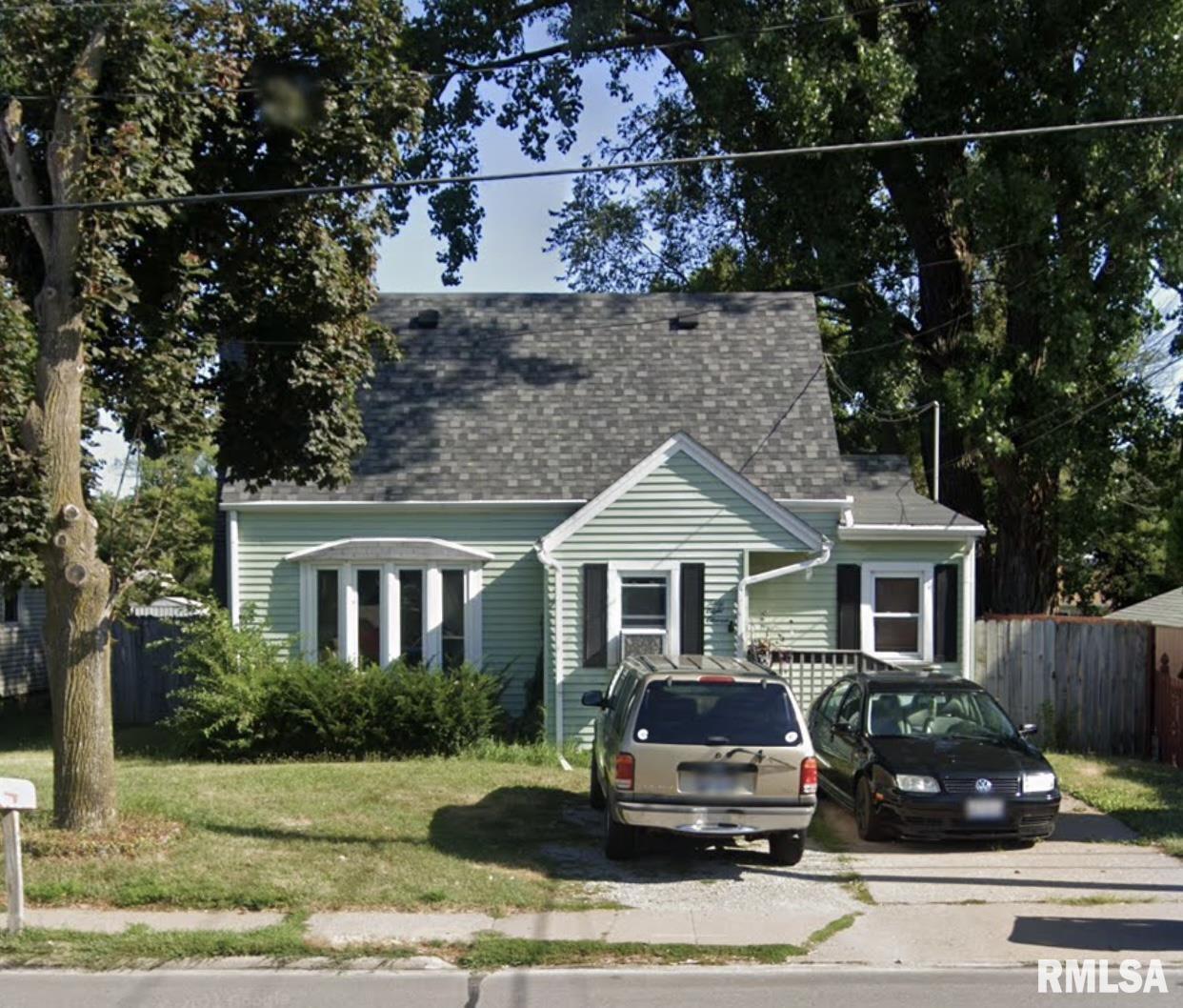 4811 12th Ave., Moline, IL 61265