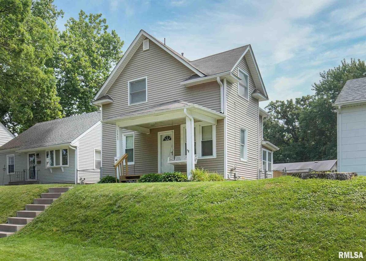 1640 33rd St., Moline, IL 61265