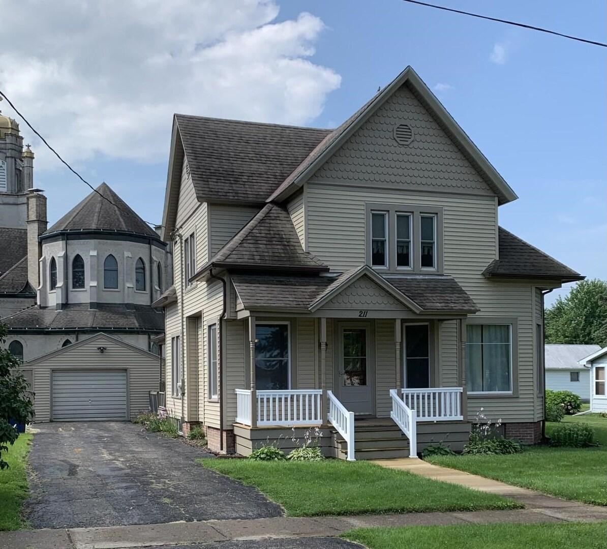 211 South St., Bradford, IL 61421