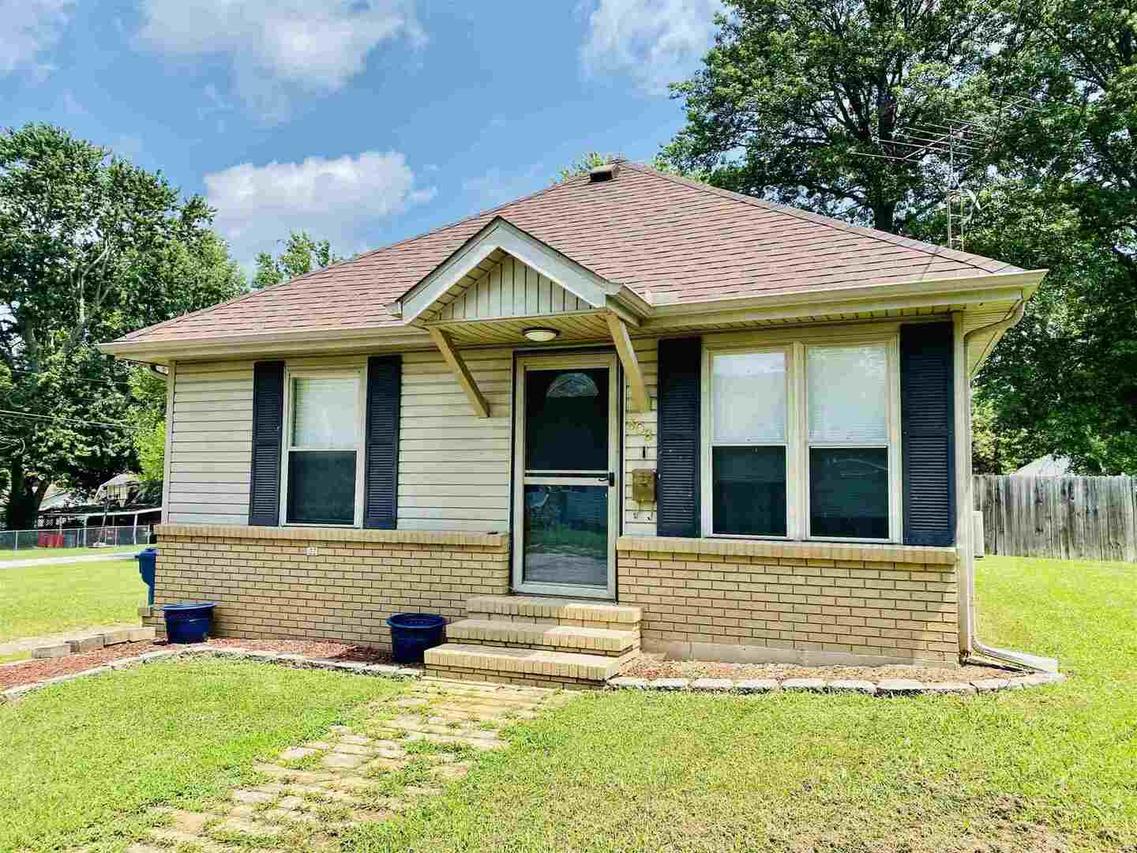 308 N Crawford St., West Frankfort, IL 62896