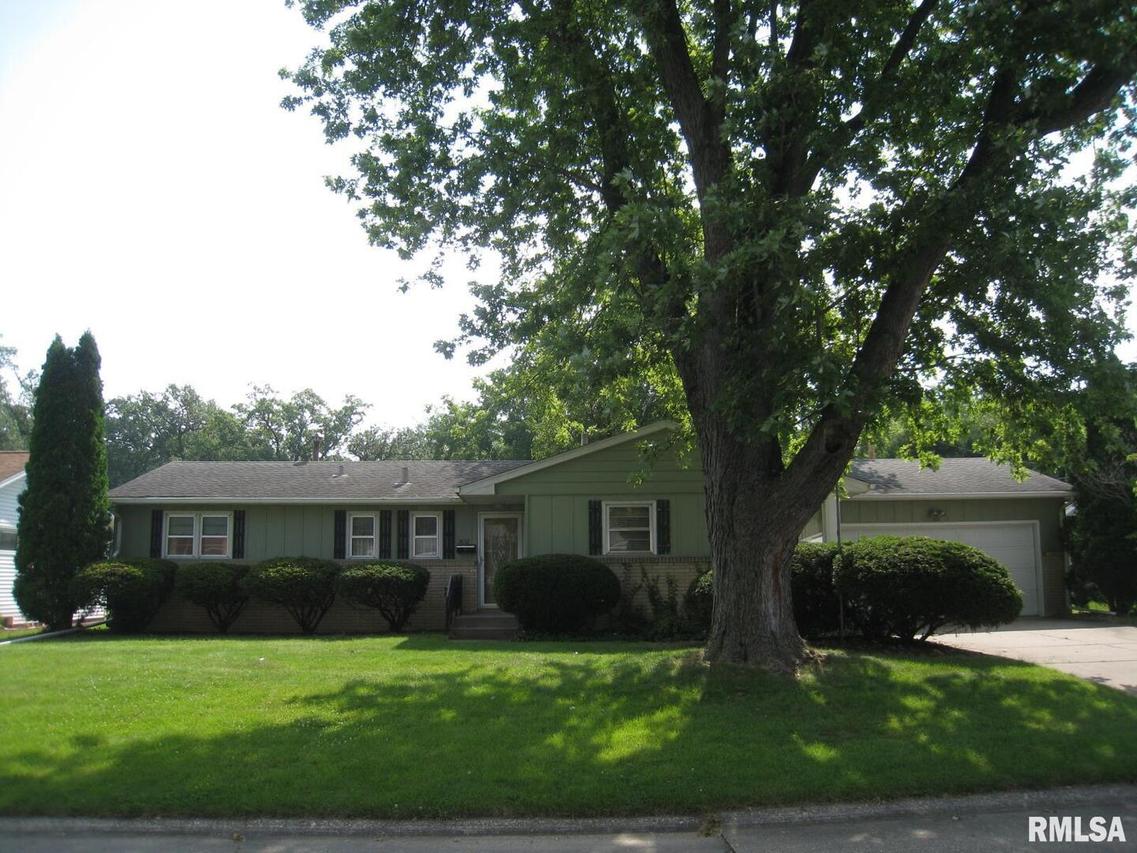 3638 8th St., East Moline, IL 61244