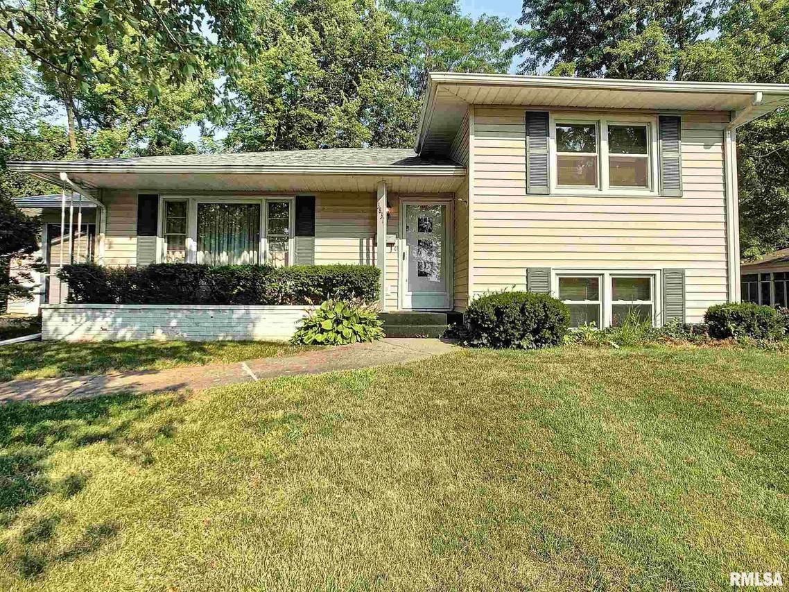 3831 29th St., Rock Island, IL 61201