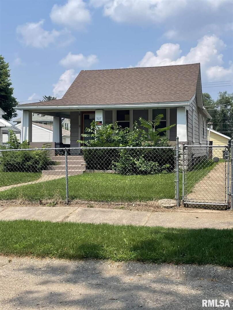 527 18 1/2 Ave., Rock Island, IL 61201