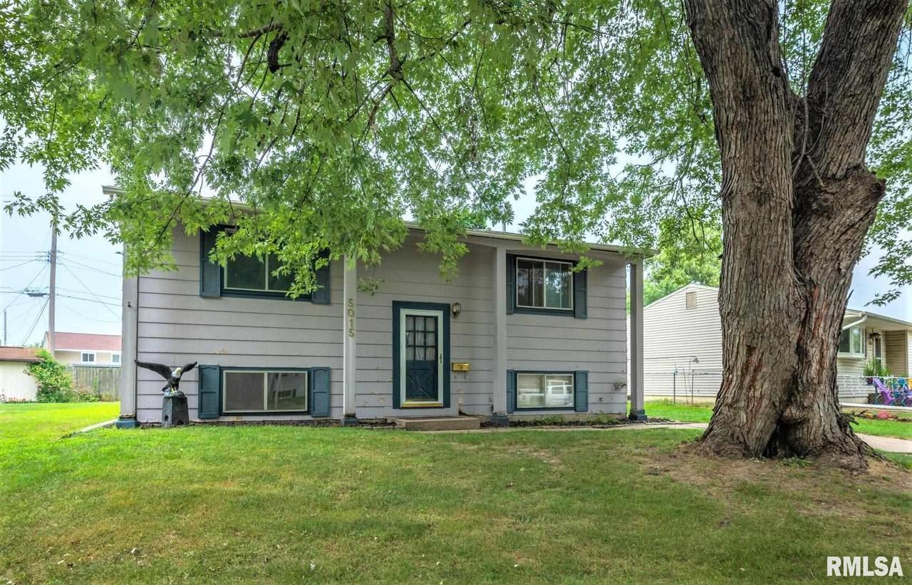 5015 49th Street Ct., Moline, IL 61265