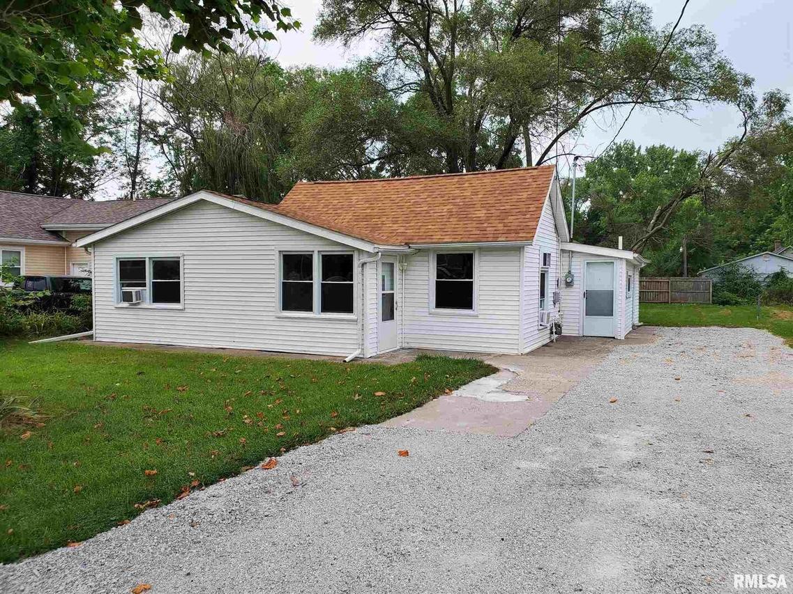 309 8th Ave., Silvis, IL 61282