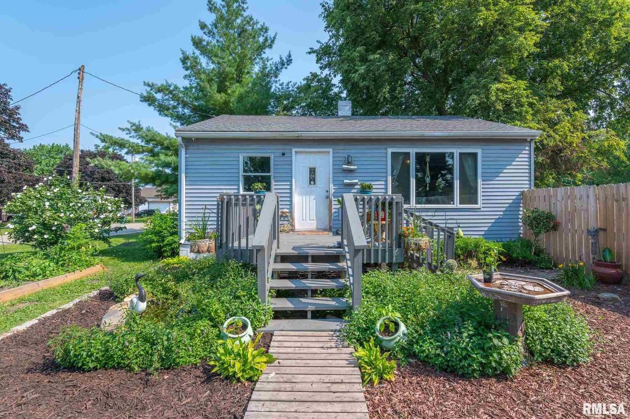 305 2nd St., Sherrard, IL 61281